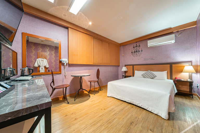 Bedroom 4, Oryu Bon Motel, Guro