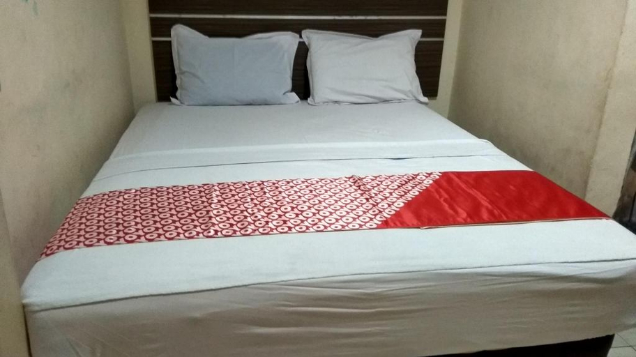 Bedroom 4, OYO 90002 Wisma Robinson Syariah, Makassar