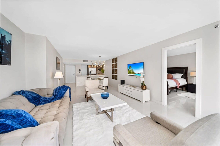 Room 2, Azure Skies High Floor, Miami-Dade