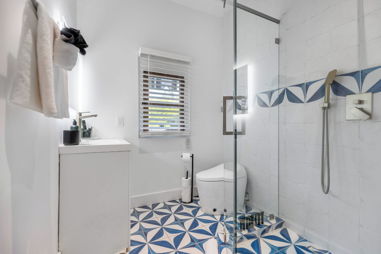 Bathroom 4, Casa del Sol, Los Angeles