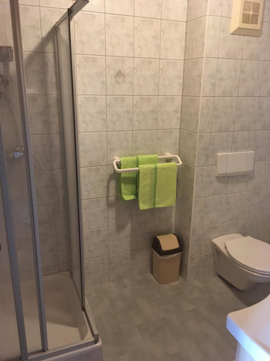 Bathroom 2, Gerstbreinhof, Wolfsberg