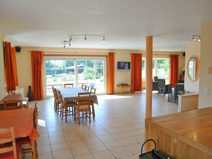 Others 4, Modern Holiday Home in Somme-leuze With Sauna, Namur