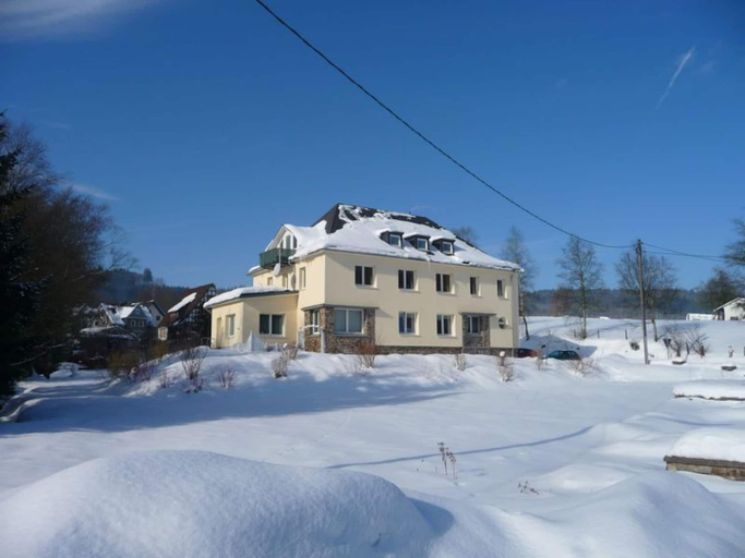Exterior & Views, Large Apartment in the Beautiful Sauerland With Garden, Patio and Sauna, Siegen-Wittgenstein