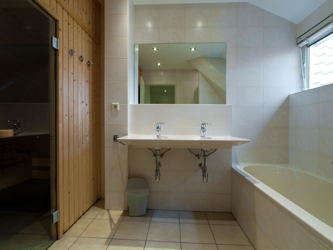 Bathroom 4, Detached Holiday Home With Dishwasher Located on Texel, Texel