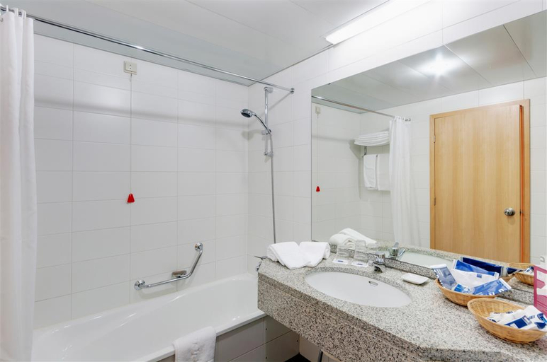 Bathroom 4, Meliá Castelo Branco, Castelo Branco