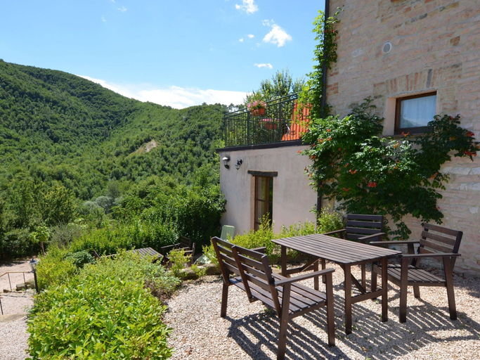 Others 5, Tasteful Apartment in Pergola With Terrace, Pesaro E Urbino