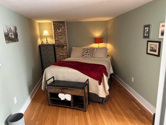 Bedroom 2, John H Wallace House, Pike