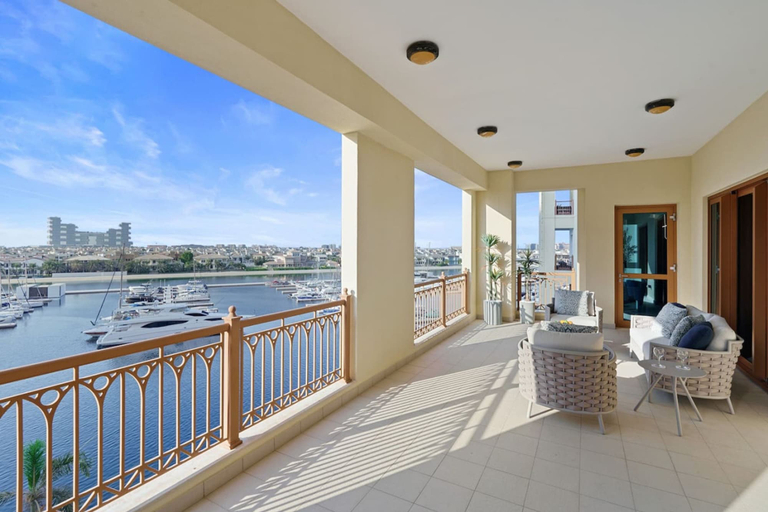 Room 5, Waterfront 3BR Apt Direct Access to Nakheel Mall, Dubai
