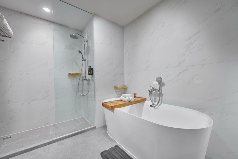 Bathroom 5, The Alana Hotel Malang, Malang