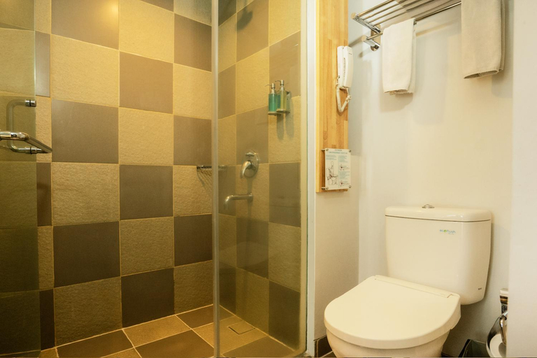 Bathroom 13