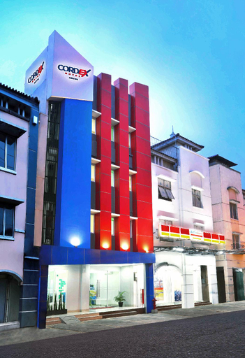 Exterior 3
