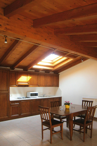 Private kitchen 5, Apartment in Lazise With Communal Pool, Verona