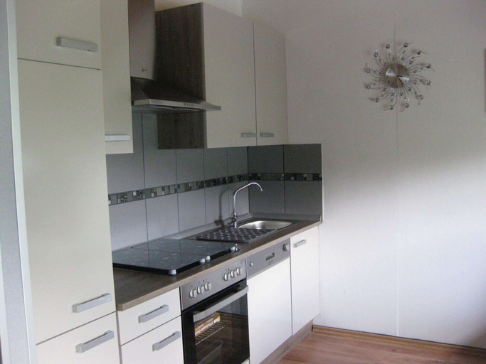 Private kitchen 5, Wooden Bungalow With a Terrace, in a Wooded Area, Hersfeld-Rotenburg