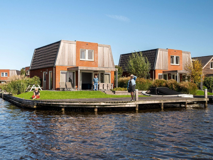 Exterior 5, Bungalow With an Outdoor Fireplace by Water, Boarnsterhim