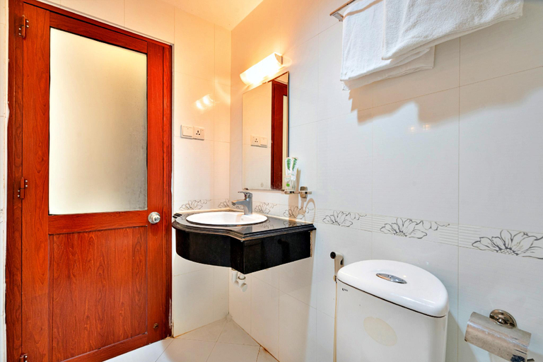 Bathroom 12