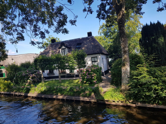 Exterior & Views 2, Attractive Farmhouse in Giethoorn With Garden, Steenwijkerland