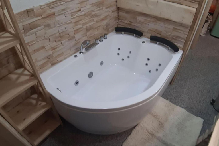 Hot tub, Chalet Luna, Wolfsberg