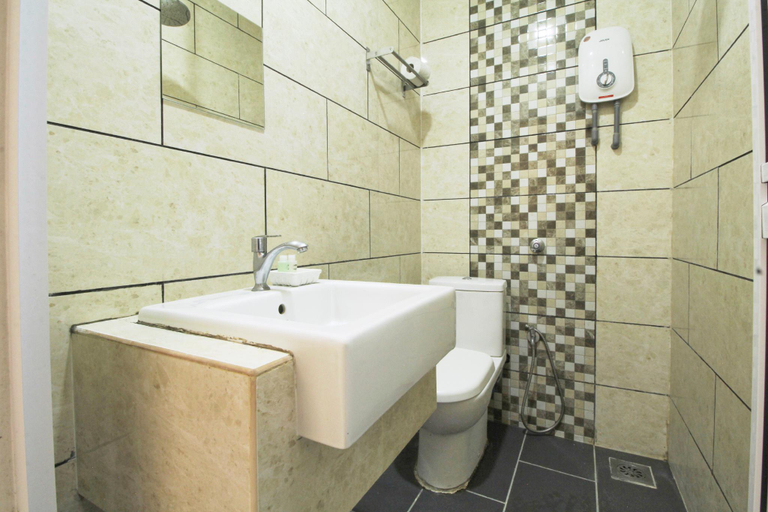 Bathroom 19