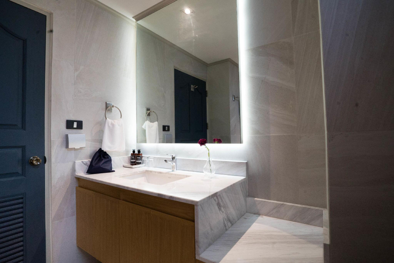 Bathroom 19