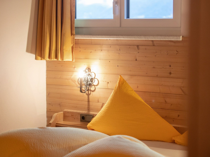 Room 2, Apartment in Neustift With a ski Storage, Innsbruck Land