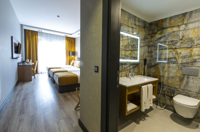 Bedroom 2, Holiday Inn Trabzon East By IHG, Yomra