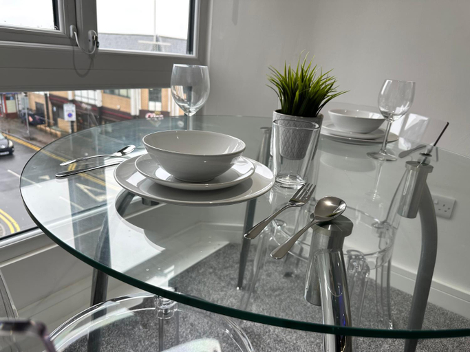Others 5, Vibrant Apartments Close to City Centre, Cardiff