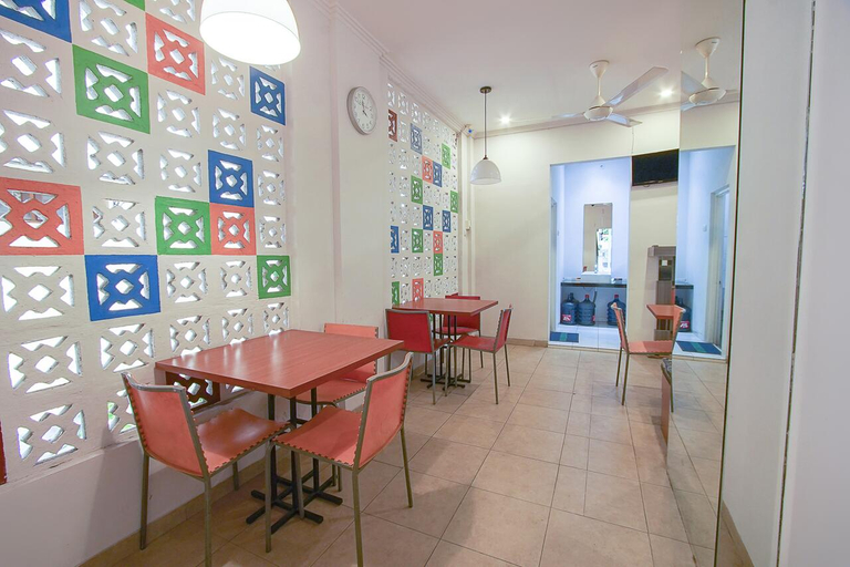 Food & Drinks 5, Urbanview Hotel FiFFa Kauman Malang by RedDoorz, Malang