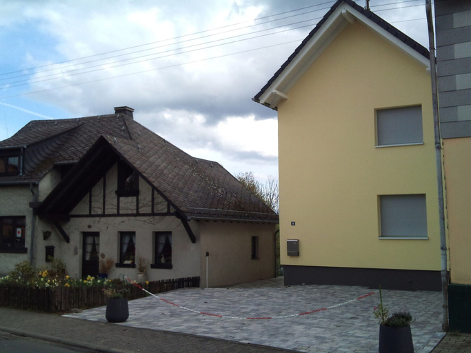 Exterior & Views 2, Lovely Holiday Home in Stipshausen With Terrace, Birkenfeld