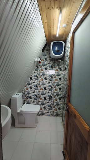 Bathroom 3, Eva Cabins, Chamba