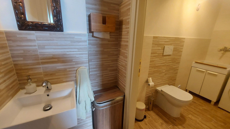 Bathroom 3, Simplistic Holiday Home in Pistoia With Terrace & Garden, Pistoia