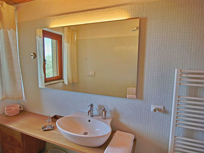 Bathroom 3, Cottage in Montelabbate With Pool, Garden, Bbq, Parking, Pesaro E Urbino
