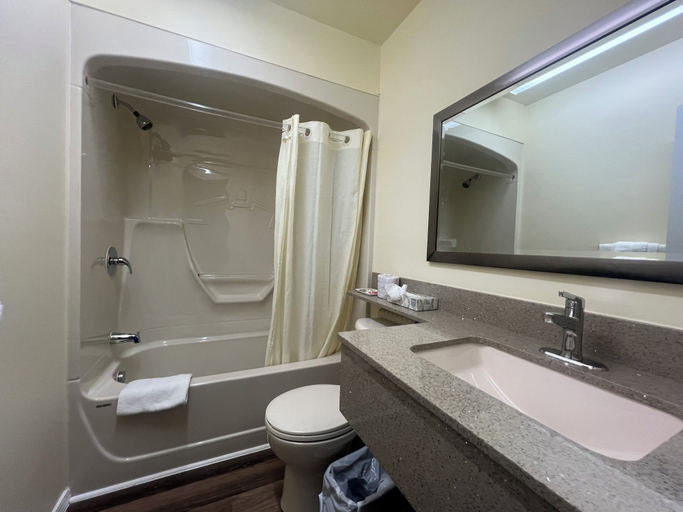 Others 5, Colonial House Motor Inn, Lanark