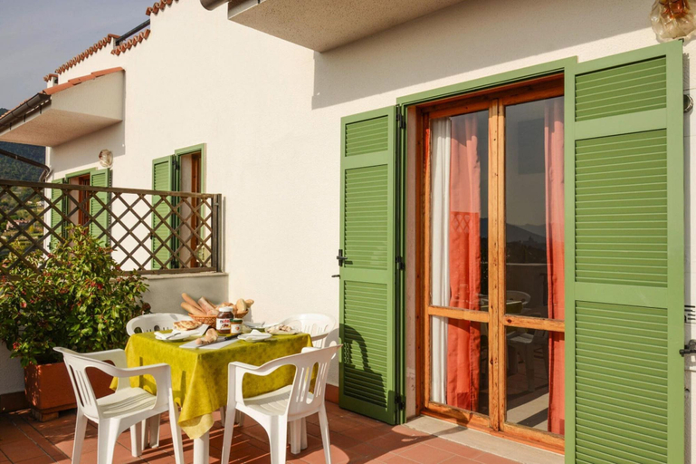 Others 5, Apartment in Pietra Ligure, Savona