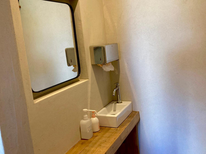 Bathroom 2, おんせん民宿望海, Shirahama