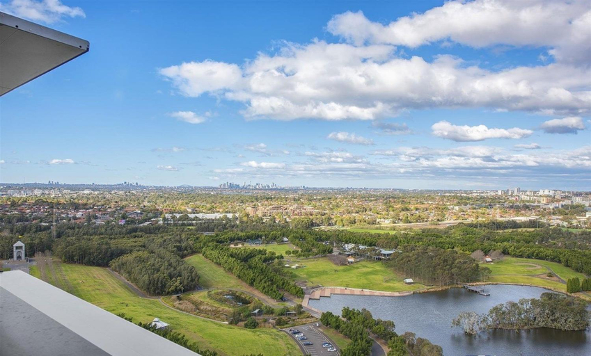 Exterior & Views 5, Modern Apt * City Views * Sydney Olympic Park, Sydney