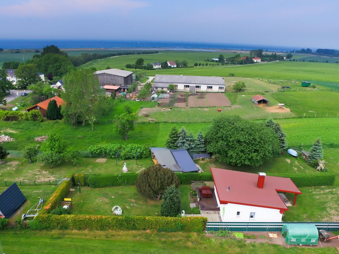 Exterior & Views 2, Idyllic Apartment in Bastorf with Balcony, Rostock