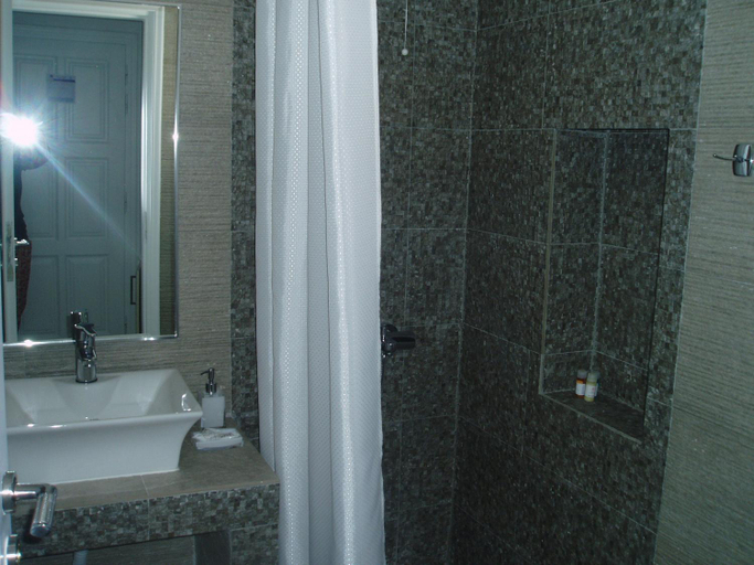 Bathroom 3, Rita's Place Hotel, South Aegean