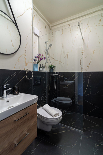 Bathroom, Faculty of Law Studios, Municipiul Bucuresti