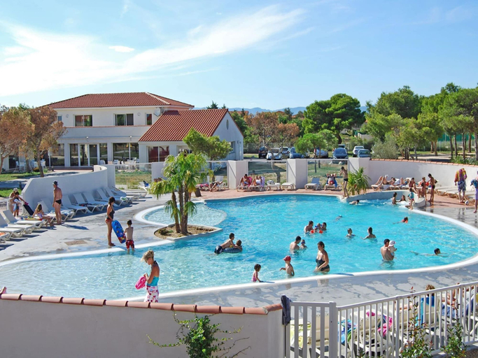 Pool 5, Colorful Holiday Home With a in Mediterranean Style, Pyrénées-Orientales