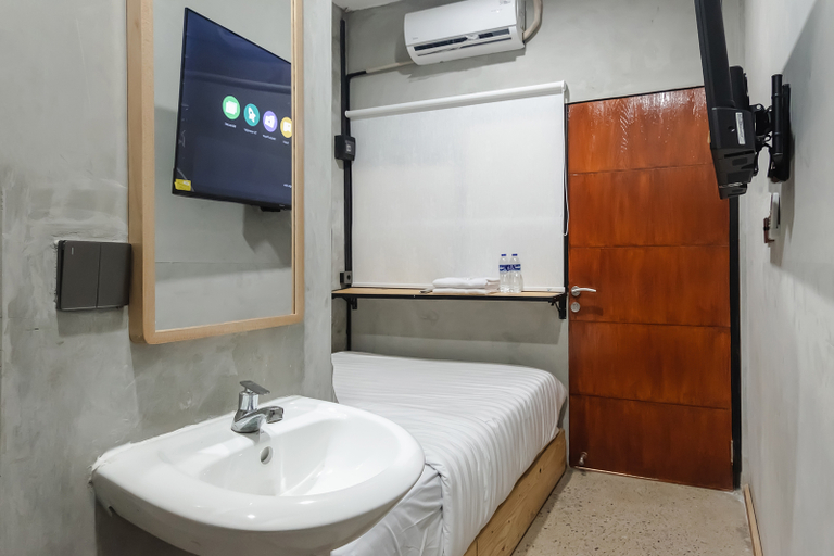Bathroom 5, Exotic Inn Semarang, by INNCA COLLECTION, Semarang