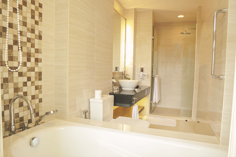 Bathroom 12