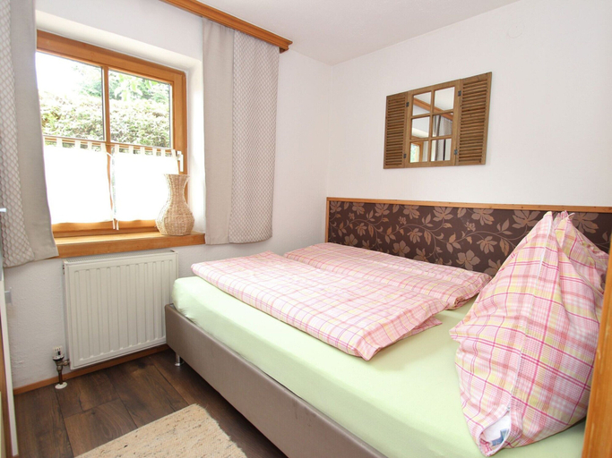 Bedroom 2, Peaceful Apartment in Salzburg Near Ski Area, Zell am See