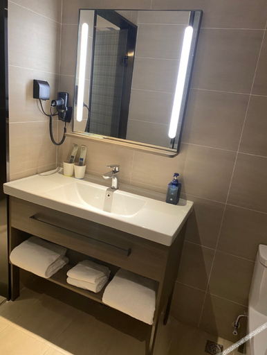 Bathroom 3, Boyue Huating Hotel (Tangxiayong Cultural Plaza), Shenzhen