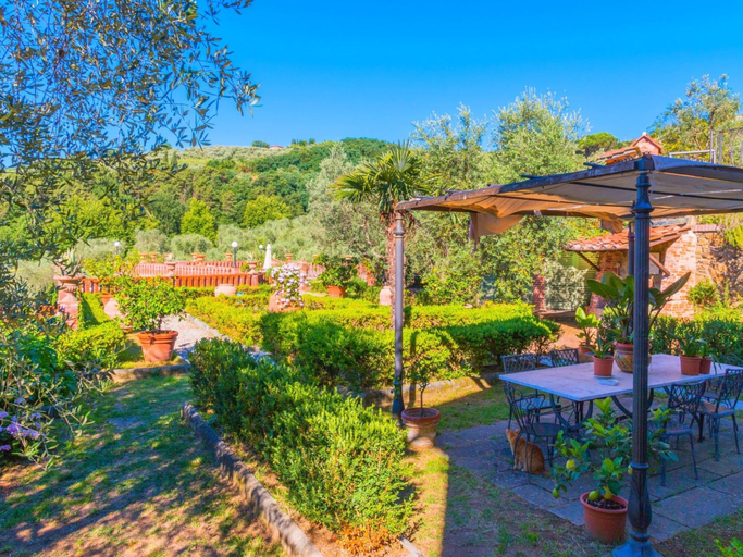 Balcony 5, Bright Farmhouse in Montecatini Terme With Swimming Pool, Pistoia