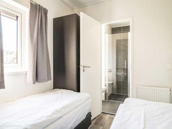 Room 3, Detached Holiday Home With Dishwasher Located on Texel, Texel