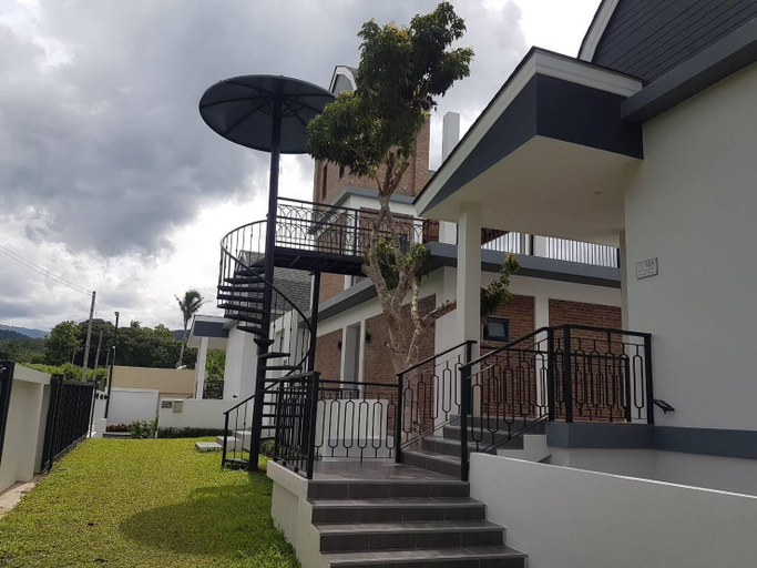 Exterior 7