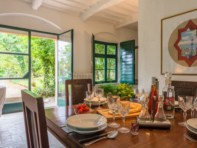Food & Drinks 5, Cosy Farmhouse in Bacchereto With Swimming Pool, Prato