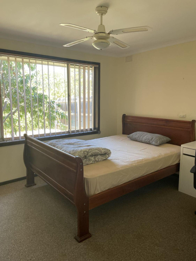 Others 4, a 别墅大床间毗邻公园和公交车站, Whittlesea  - South-East