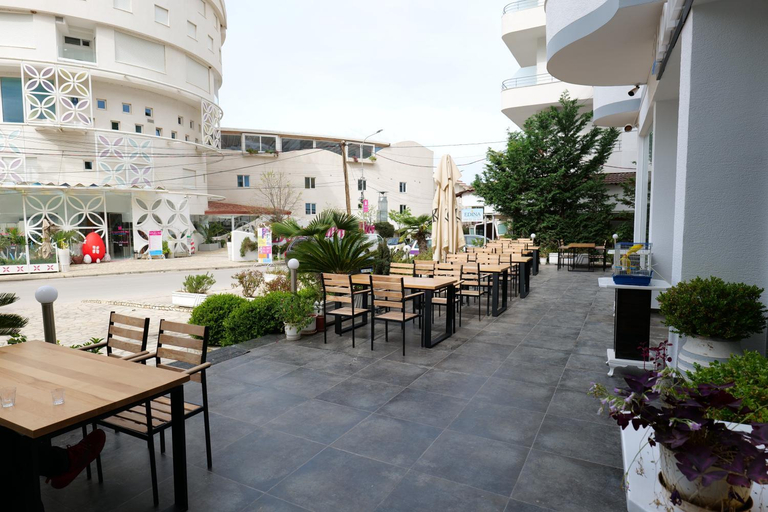Food & Drinks, Hotel Dior, Sarandës