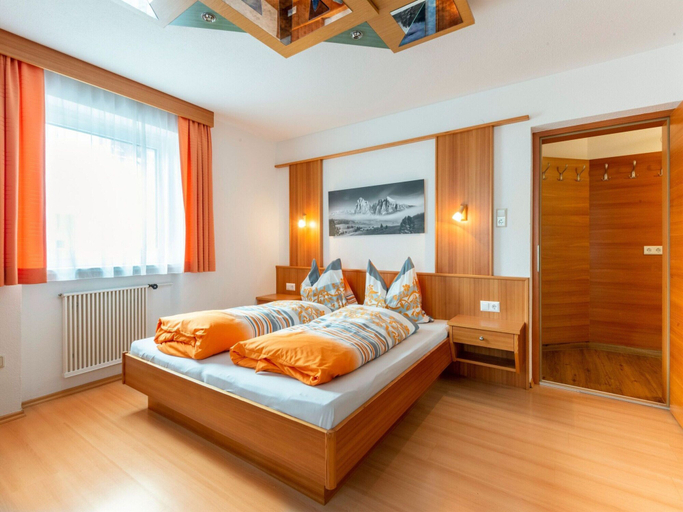 Others 4, Inviting Holiday Apartment in Ladis With Balcony, Landeck